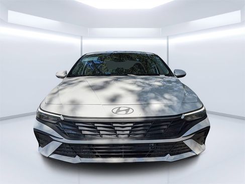 New 2025 Hyundai Elantra Blue image 8