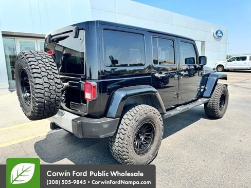 Used 2013 Jeep Wrangler Unlimited Sahara w/ Connectivity Group AWD/4WD image 6
