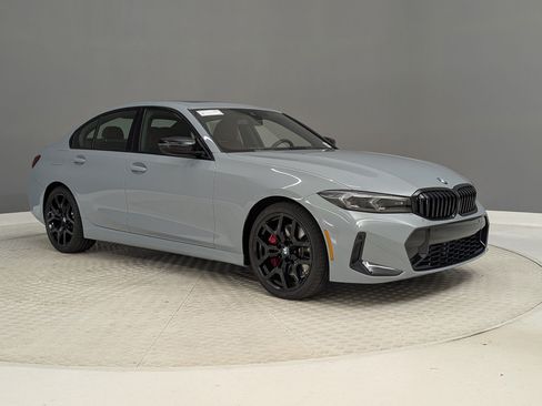 Used 2026 BMW 330i Sedan w/ M Sport Package RWD image 31