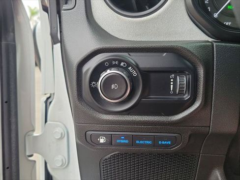 Certified 2024 Jeep Wrangler Unlimited AWD/4WD image 11