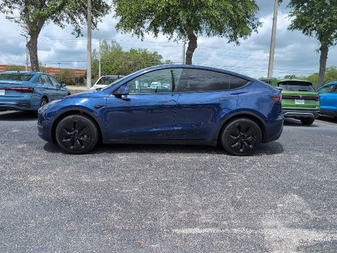 Used 2022 Tesla Model Y Long Range image 3