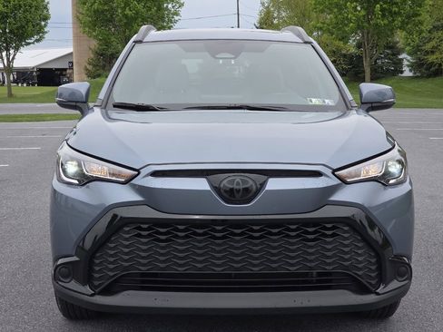 Used 2023 Toyota Corolla Cross AWD Hybrid w/ Moonroof Package image 3