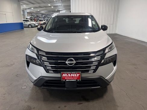 Used 2024 Nissan Rogue S image 8