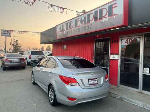 Used 2013 Hyundai Accent GLS FWD image 4