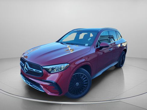 Certified 2026 Mercedes-Benz GLC 300 image 2