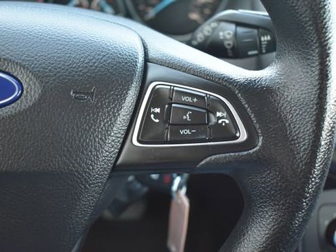 Used 2017 Ford Focus SE image 19