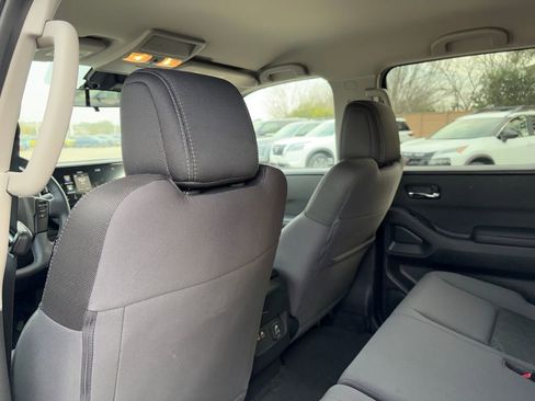 Used 2025 Nissan Frontier SV w/ SV Convenience Package image 22