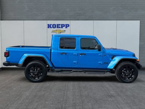 Used 2025 Jeep Gladiator Sport AWD/4WD image 6