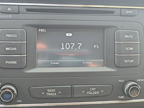 Used 2017 Kia Sedona LX image 22