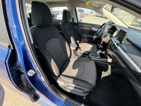 Used 2023 Kia Forte LXS FWD image 28