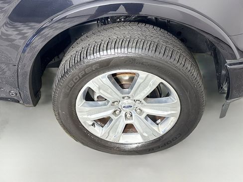 Used 2019 Ford F150 Platinum w/ Equipment Group 701A Luxury image 32