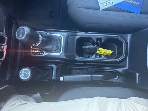 Used 2021 Jeep Wrangler Unlimited Sport image 18