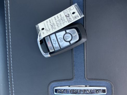 Used 2025 Ford F250 Platinum image 34