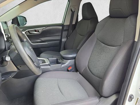 Used 2024 Toyota RAV4 XLE FWD image 15