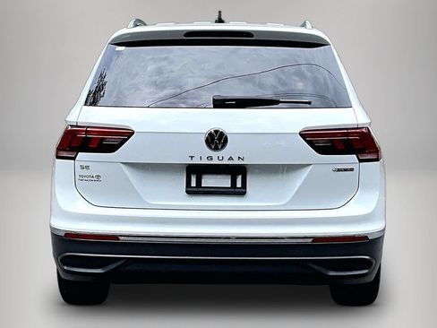Used 2024 Volkswagen Tiguan SE w/ Panoramic Sunroof Package AWD/4WD image 6