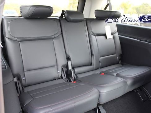 New 2025 Ford Expedition Max Active image 10