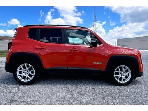 Used 2021 Jeep Renegade Latitude FWD image 14