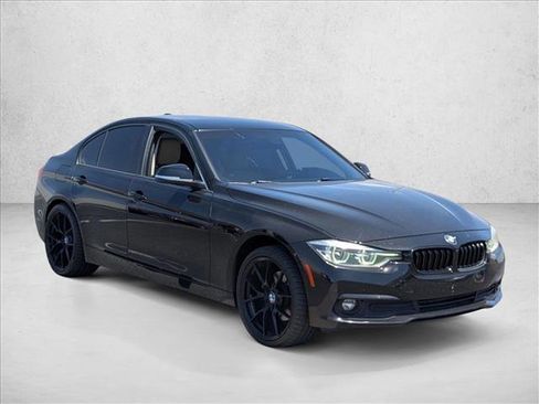 Used 2018 BMW 320i Sedan RWD image 3