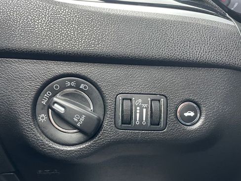 Used 2020 Chrysler 300 S AWD/4WD image 25