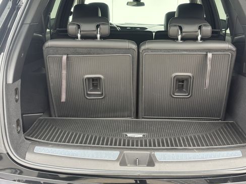 Certified 2024 Cadillac XT6 Luxury w/ LPO, Floor Liner Package AWD/4WD image 9