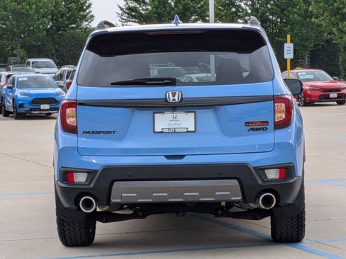 Certified 2024 Honda Passport TrailSport image 7