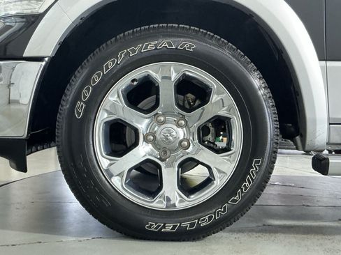 Used 2017 RAM 1500 Laramie w/ Convenience Group AWD/4WD image 13