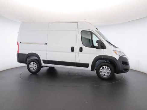 New 2024 RAM ProMaster 2500 w/ Quick Order Package 22G SLT image 32