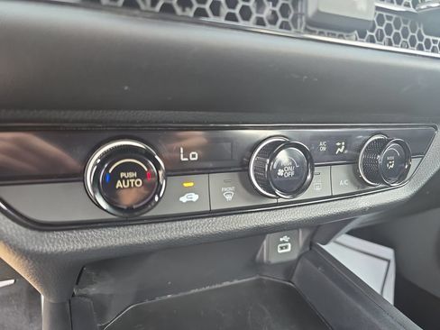 Used 2024 Honda HR-V LX image 20