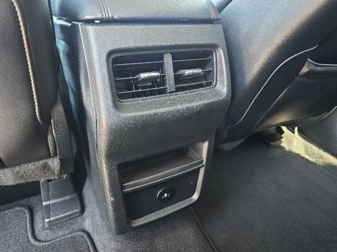 Used 2024 Ford Edge SEL AWD/4WD image 30