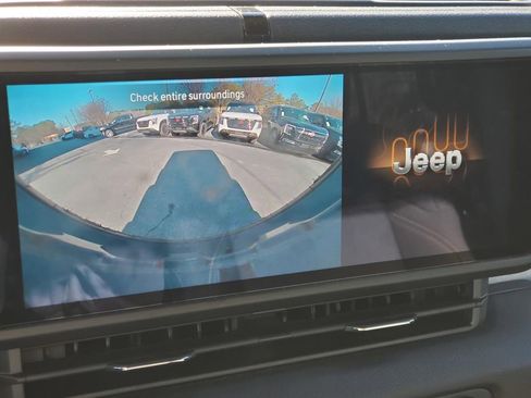 Used 2024 Jeep Wrangler Sport S image 5