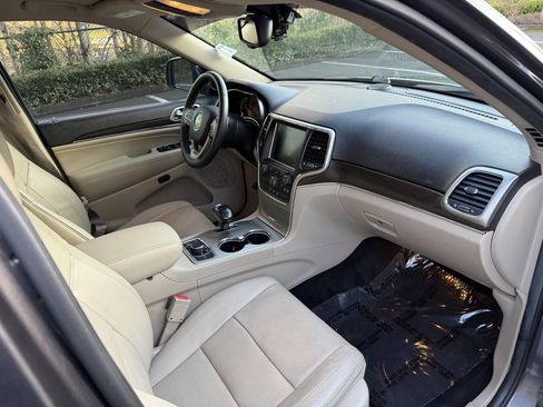 Used 2014 Jeep Grand Cherokee Limited w/ Luxury Group II image 15