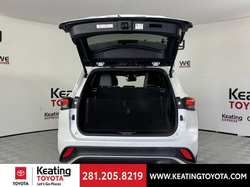 Certified 2024 Toyota Highlander XSE image 19