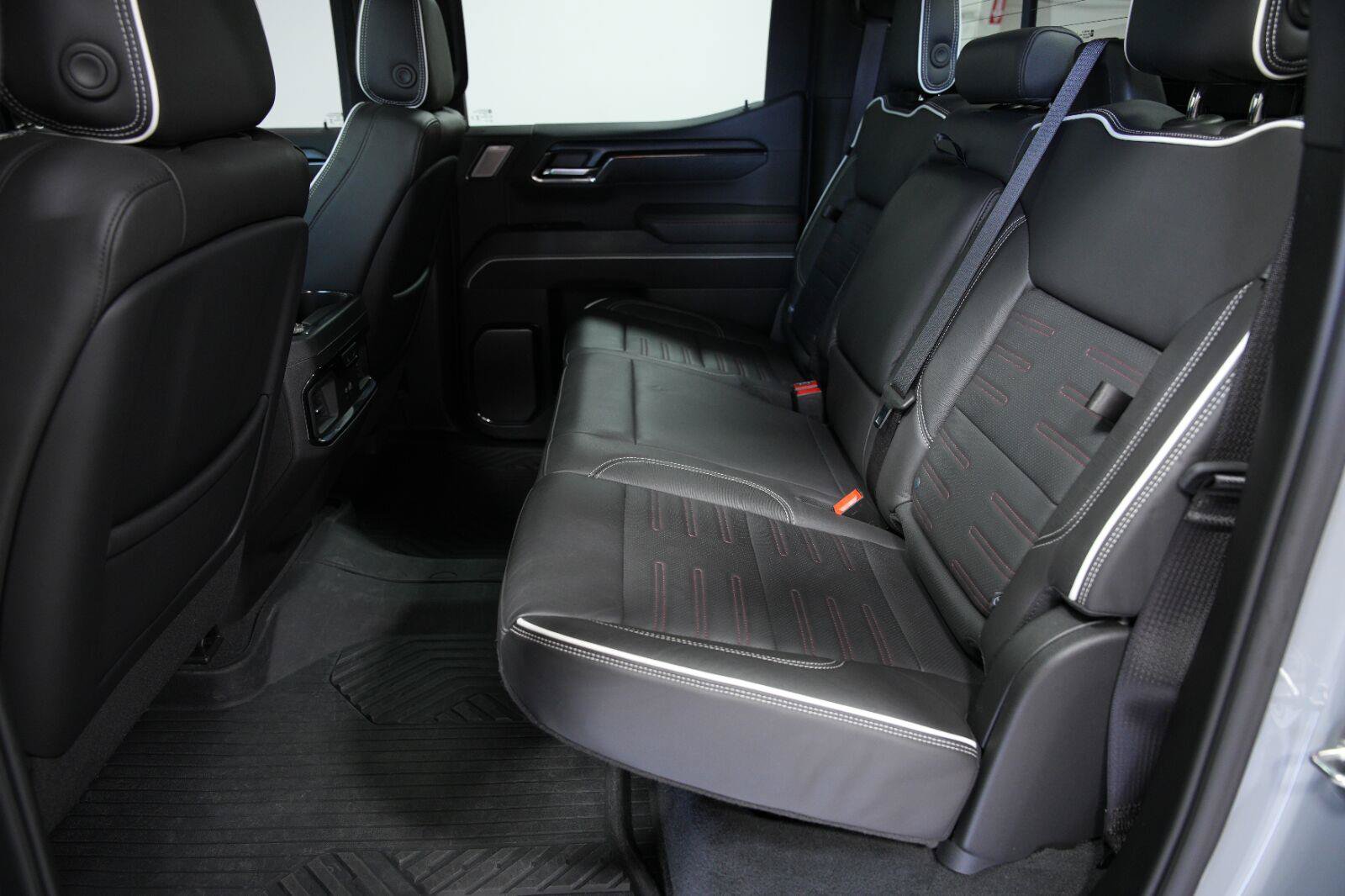 Used 2024 GMC Sierra 1500 AT4X w/ AT4X AEV Edition AWD/4WD image 32
