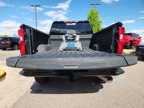 Used 2024 Chevrolet Silverado 2500 High Country w/ High Country Premium Package AWD/4WD image 10