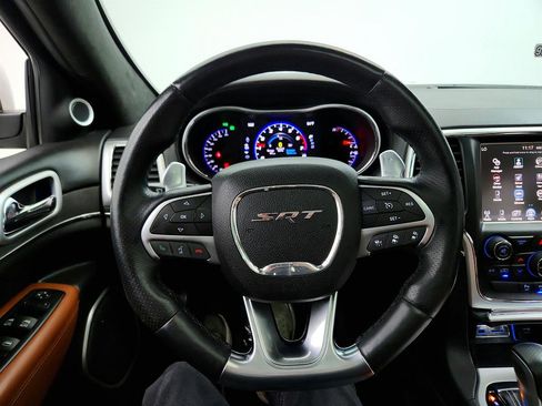 Used 2016 Jeep Grand Cherokee SRT image 18