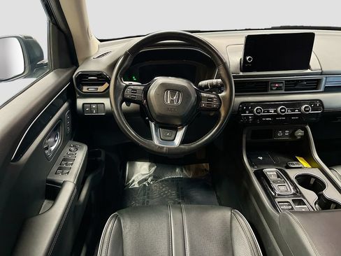 Used 2025 Honda Pilot Elite image 24