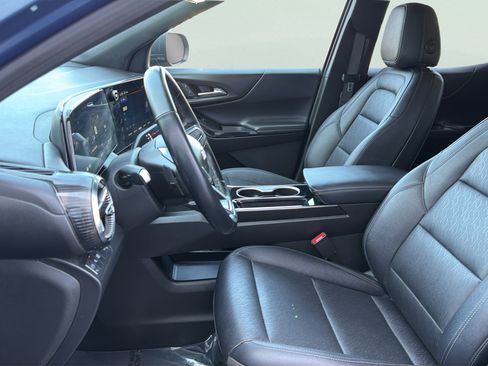 Used 2025 Chevrolet Equinox LT w/ Convenience Package II FWD image 4
