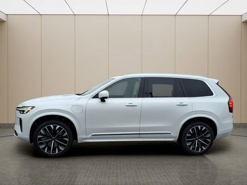 New 2026 Volvo XC90 T8 Ultra w/ Protection Package Premier AWD/4WD image 5