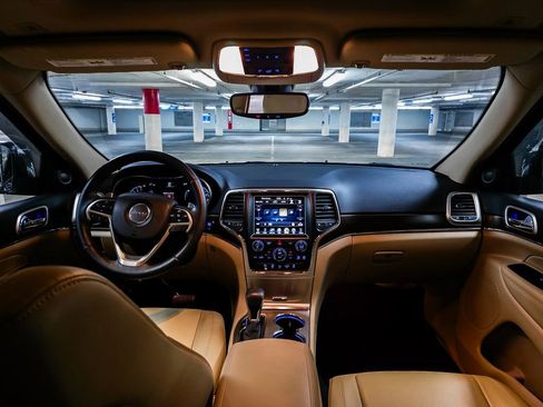 Used 2017 Jeep Grand Cherokee Limited w/ Trailer Tow Group IV image 3