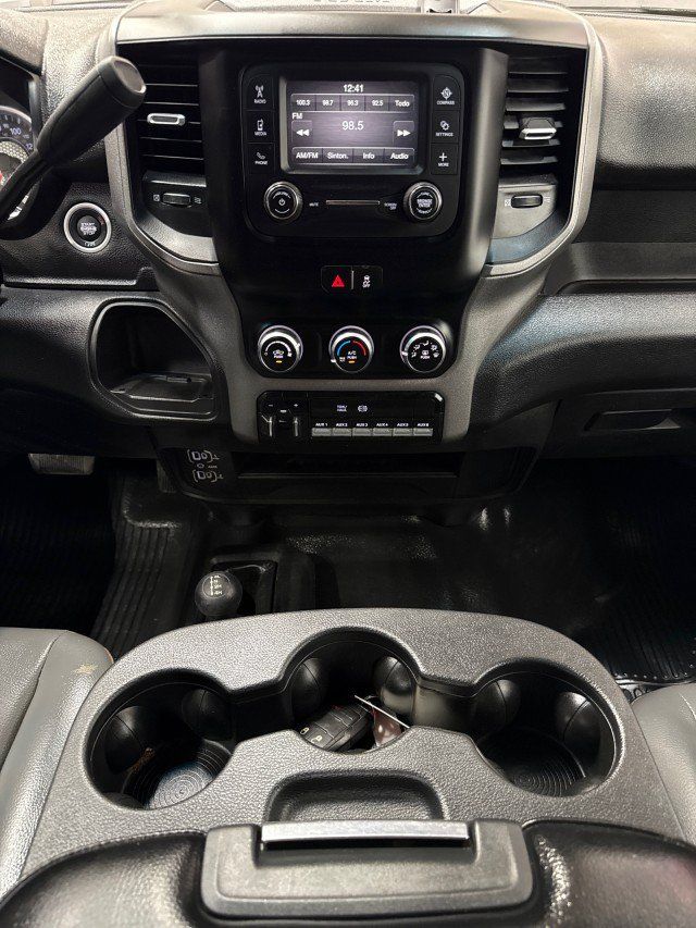 Used 2024 RAM 2500 Tradesman w/ Chrome Appearance Group AWD/4WD image 17
