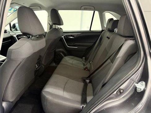 Used 2025 Toyota RAV4 XLE FWD image 15