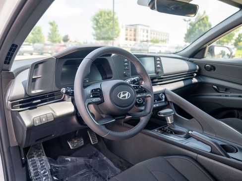 New 2025 Hyundai Elantra Sport image 18