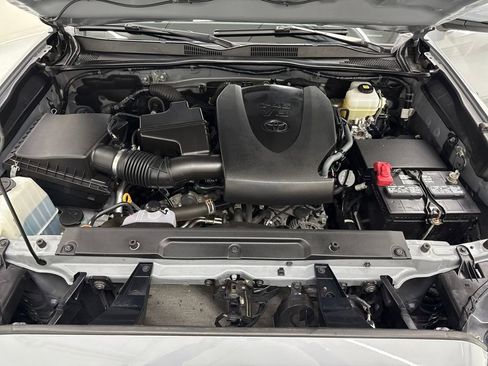 Used 2021 Toyota Tacoma TRD Off-Road w/ TRD Premium Off Road Package image 10