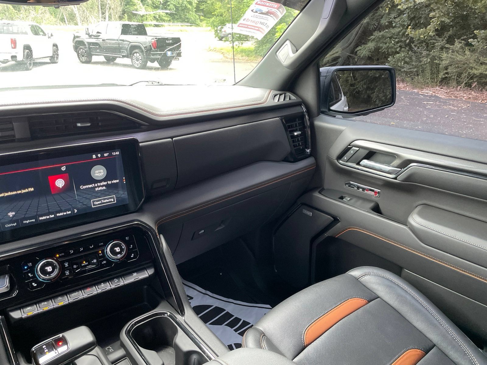 Used 2022 GMC Sierra 1500 AT4 w/ AT4 Premium Package AWD/4WD image 34