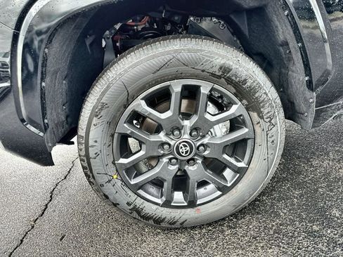 New 2025 Toyota Tundra Platinum AWD/4WD image 19
