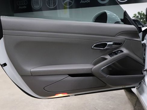 Used 2013 Porsche 911 Carrera S image 9