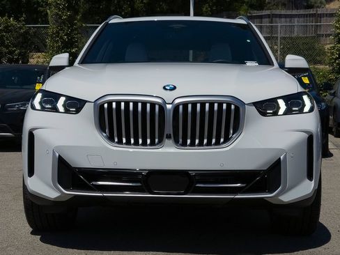 New 2026 BMW X5 sDrive40i w/ Parking Assistance Package RWD image 2