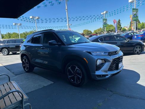 Used 2021 Chevrolet TrailBlazer RS w/ Technology Package image 3