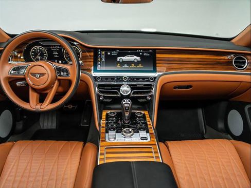 Used 2021 Bentley Flying Spur V8 image 17