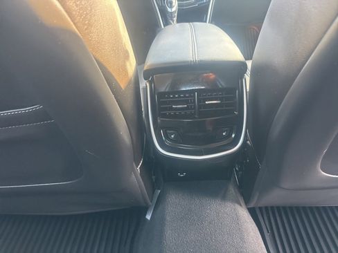 Used 2019 Cadillac XTS Luxury image 10